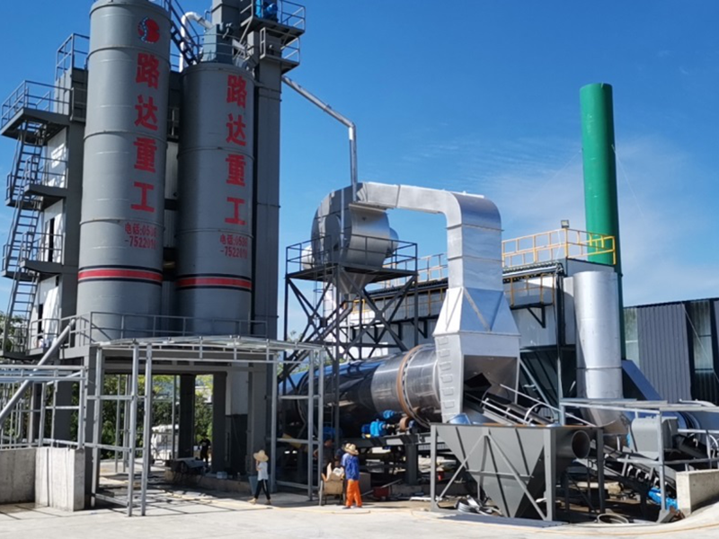 工程（chéng）案例一（yī）、2020年7月广东（dōng）韶关qlb3000型沥青搅拌站