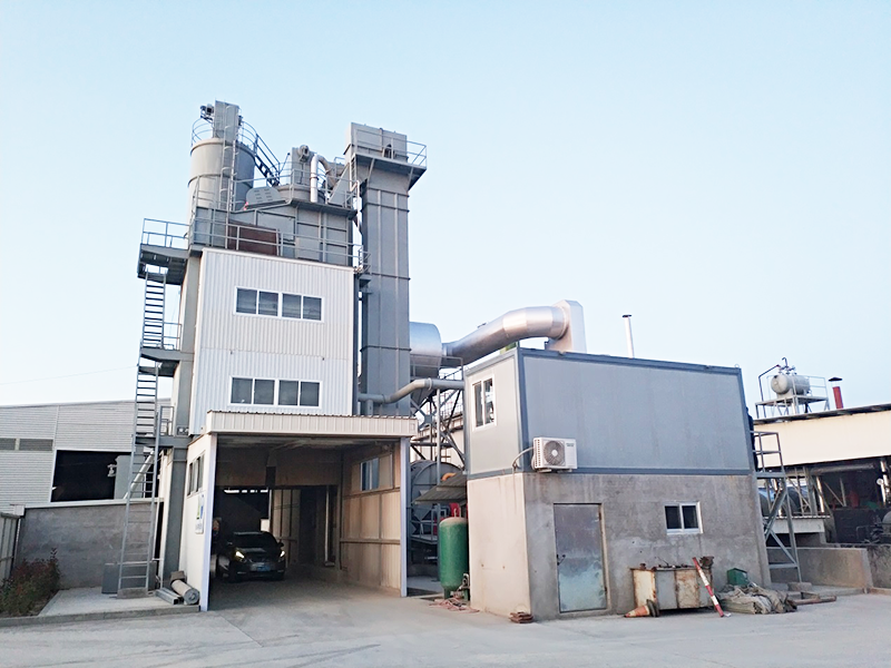 二、2017年（nián）10月山（shān）东潍坊工地（dì）qlb3000型沥青搅拌站